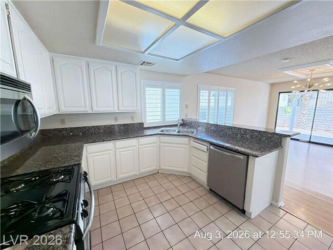 Building Photo - Beautiful Home with Private Balcony, Fireplace & Granite Kitchen