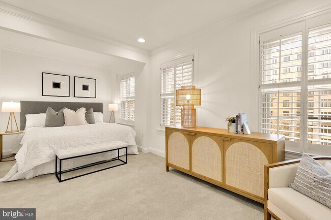 Building Photo - 1704 16th St NW