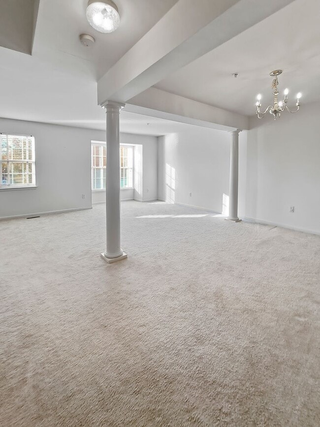 Building Photo - 3074 Esser Pl