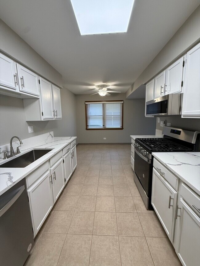 Building Photo - 53 Spuhler Dr