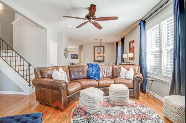 Building Photo - 1228 Island Pl E