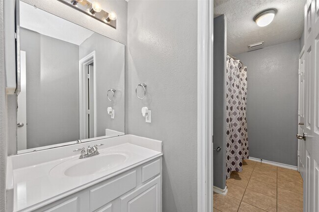 Building Photo - 21345 Terreton Springs Dr