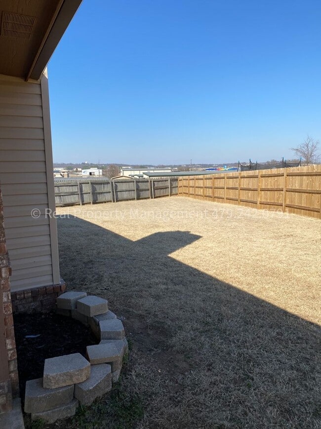 Building Photo - 6005 Sandy Parker Ct