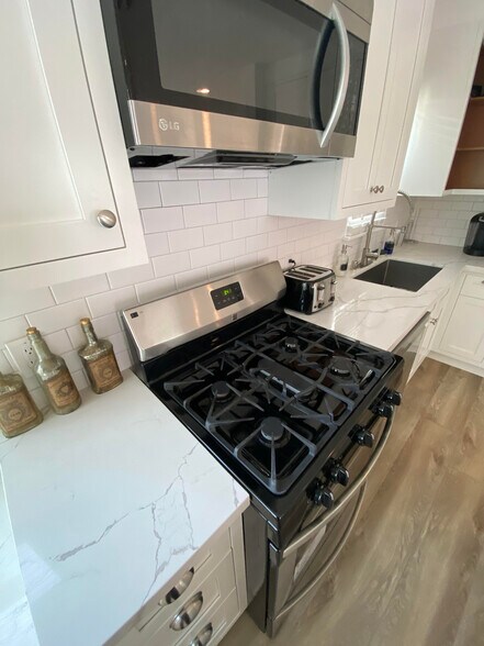 Building Photo - 4457 S Centinela Ave