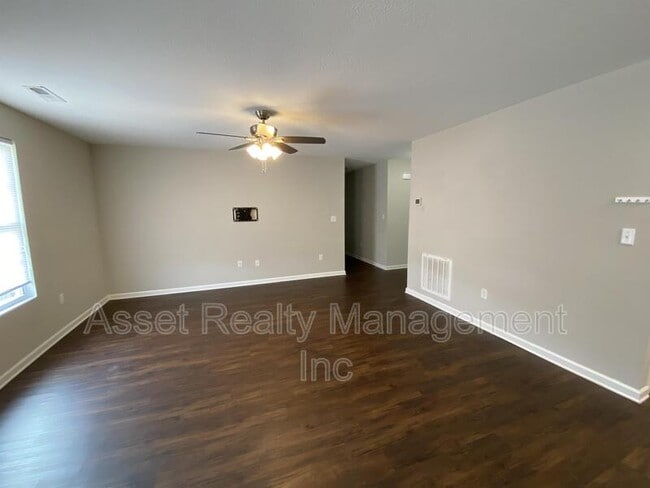Building Photo - 2022 Bluebonnet Drive