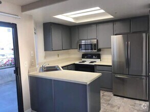 Building Photo - 707 S Webster Ave