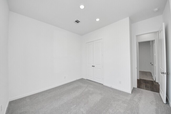 Building Photo - 32031 Victoria Meadow Dr