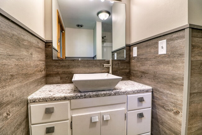 Building Photo - 1817 14th St S