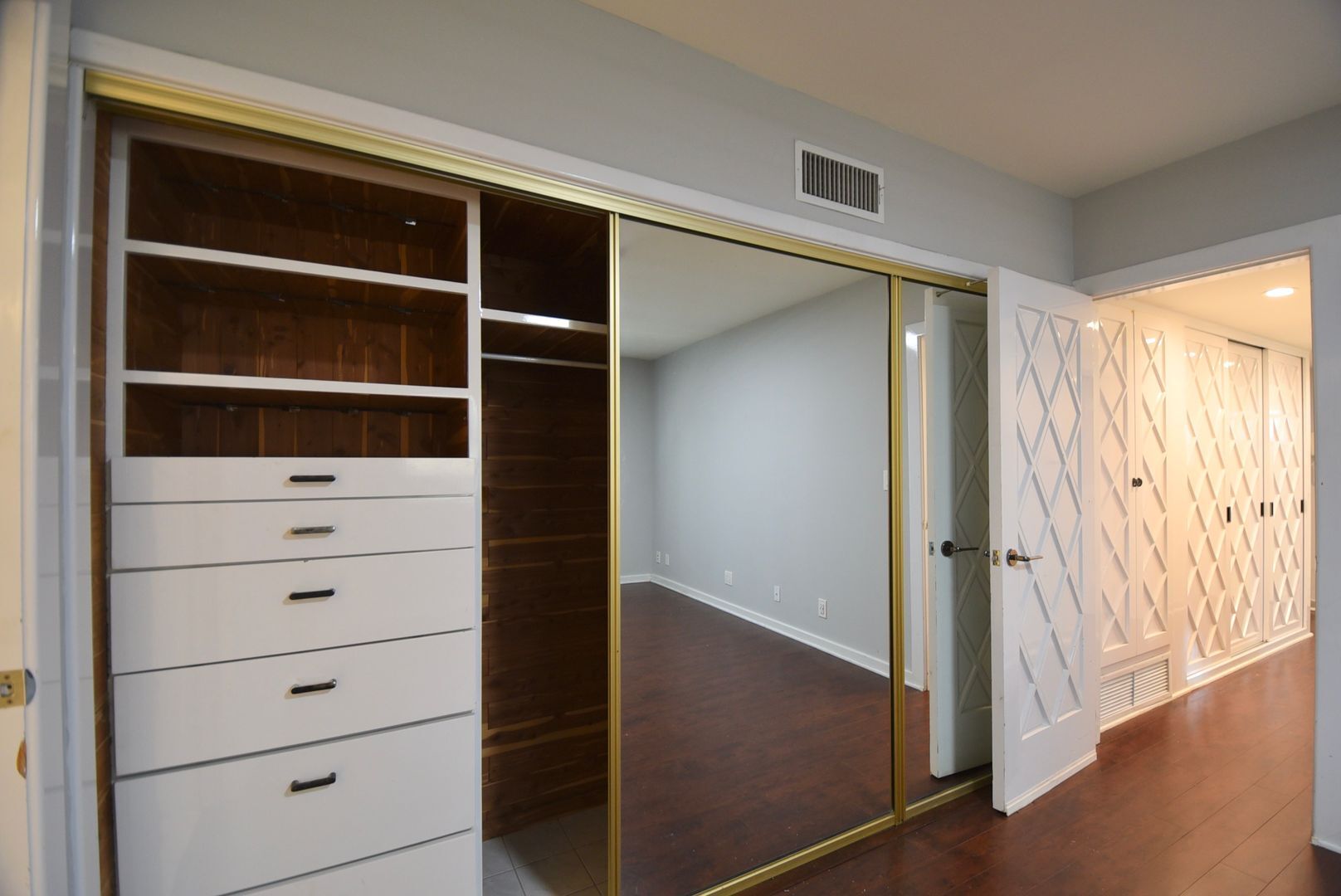 Building Photo - 11204 Peach Grove St