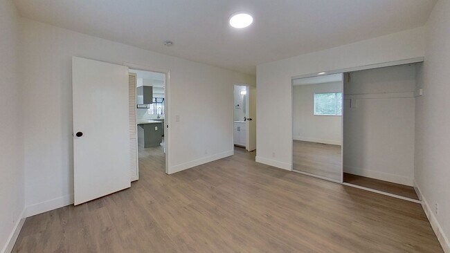 Building Photo - Charming Renovated Ranch 3 Bed + 2 Bath House! Washer & Dryer! Located in Portland's SE Brooklyn ...