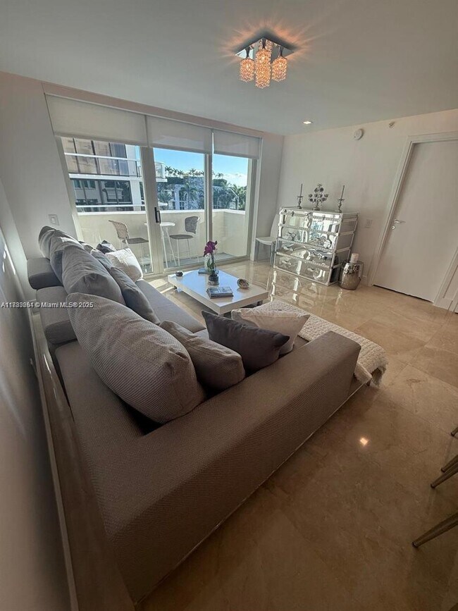 Building Photo - 9499 Collins Ave