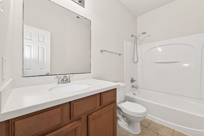 Building Photo - 24526 Avellino Ct