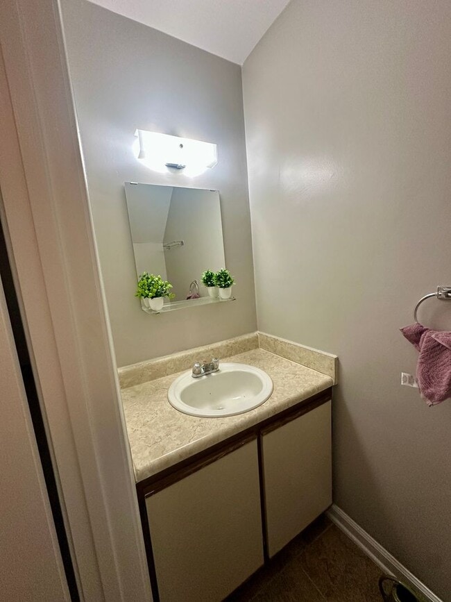 Building Photo - Prime Location Close to Virginia Tech