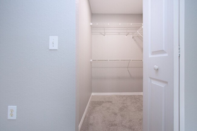 Building Photo - 2 Bedroom Condo in Lakewood Ranch