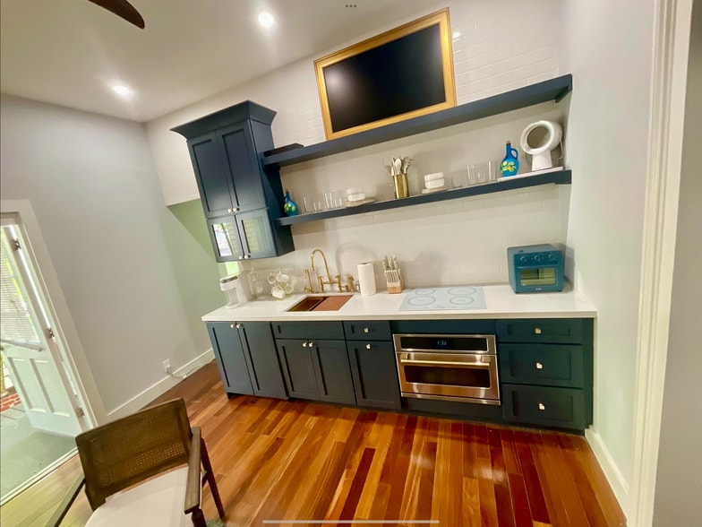 Kitchen - 400 Simonton St