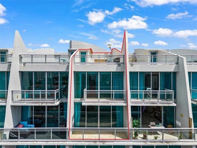 Building Photo - 2950 NE 188th St