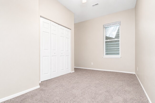 Building Photo - 500 E Ormsby Ave