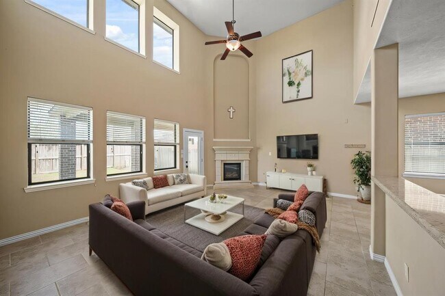 Building Photo - 6503 Loralie Ln