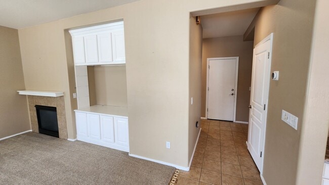 Building Photo - 4 Bedroom Home in the Sun Grooves Communit...