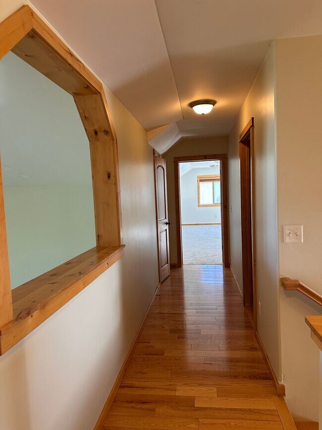 Building Photo - Gorgeous 3 Bedroom Home in Elk Grove Commu...