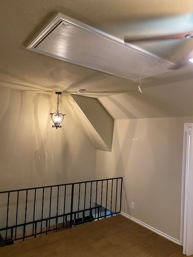 Building Photo - 509 S Bowen Rd