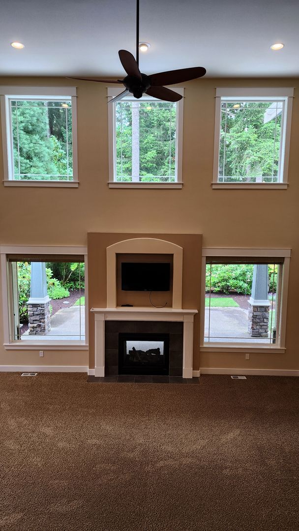 Building Photo - Beautiful Campus Glen 4-Bedroom!