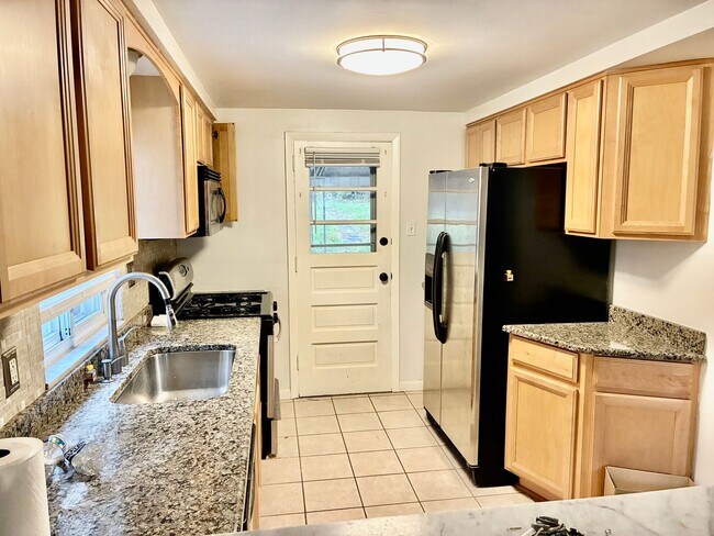 Building Photo - Charming 3/2 Home in Castle Shannon - Garage and Basement - Available NOW!