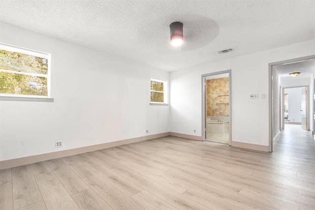 Building Photo - 210 Oak Forest Trail