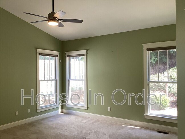 Building Photo - 49 White Ash Dr