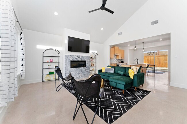 Building Photo - 4513 22nd Pl