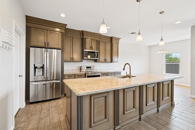 Building Photo - 306 Javier Dr