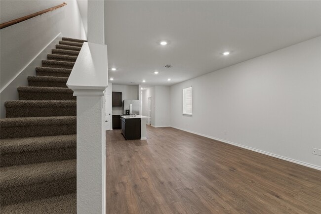 Building Photo - 7016 Vining Dr