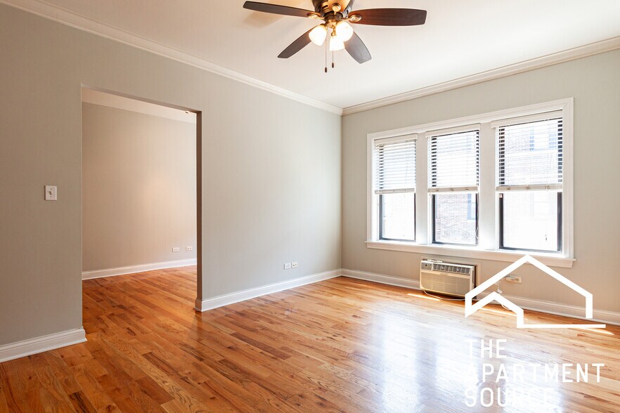 Building Photo - 736 W Addison St