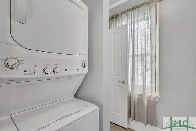 Building Photo - 126 Birch Cir