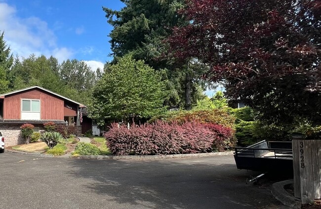 Primary Photo - Ready Now! Beautiful Custom 3bd 2.5 bath H...