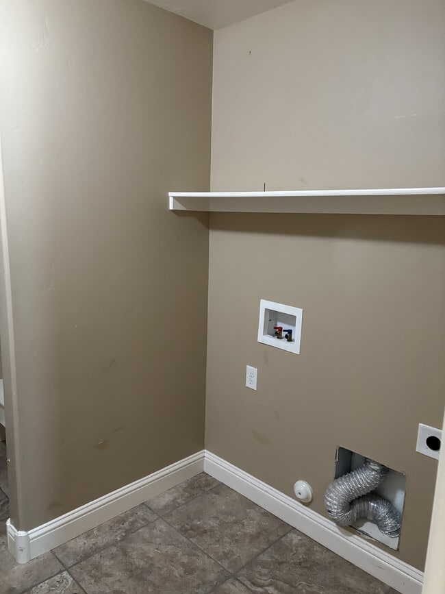 Building Photo - 4261 Liberty Dr
