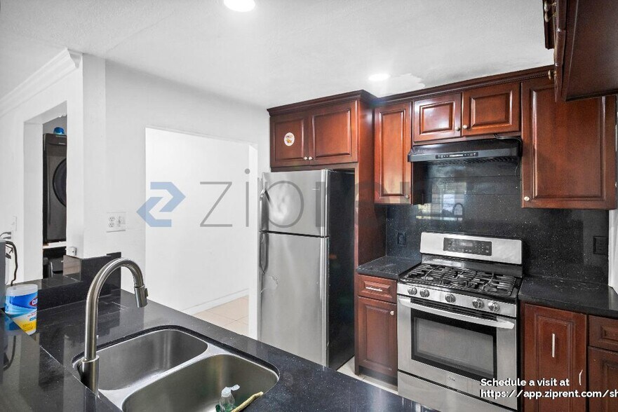 Building Photo - 17402 Horst Ave