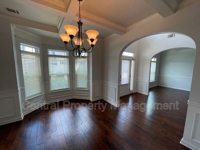 Building Photo - 514 W Holloway Dr