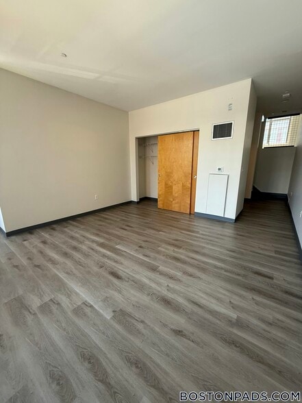 Building Photo - 160 E Berkeley St