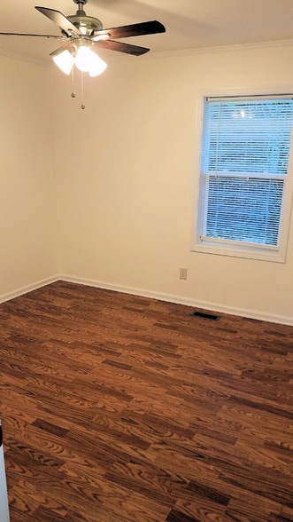 Building Photo - 1241 N Main St