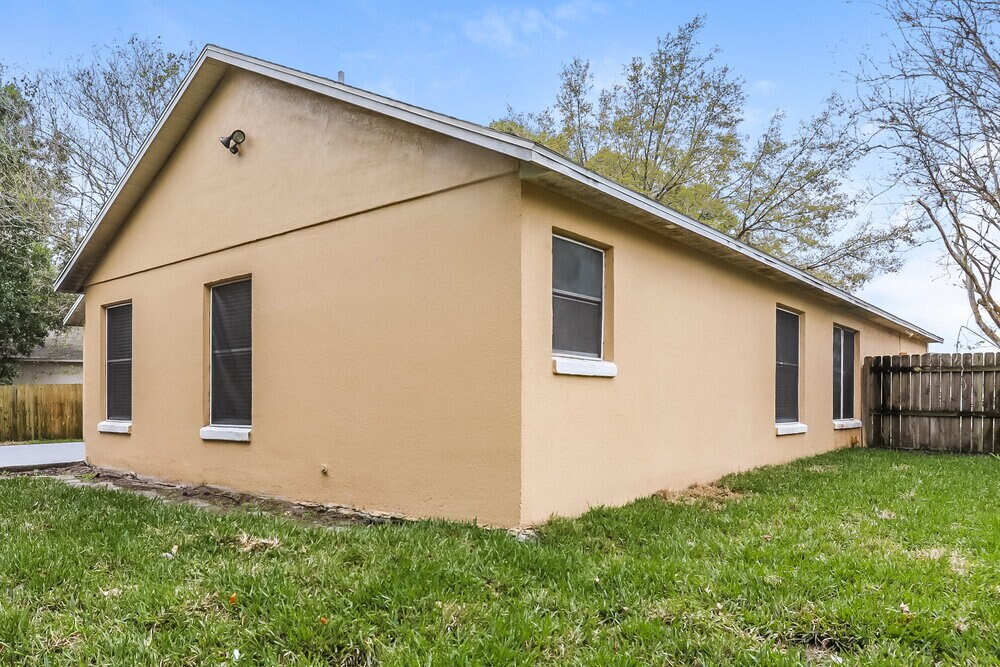 Building Photo - 13709 Valleybrooke Ln