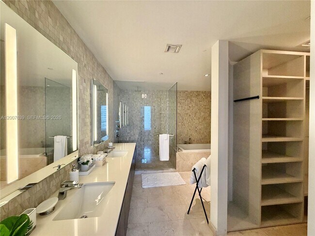 Building Photo - 88 SW 7th St