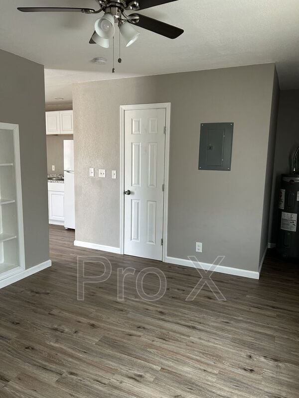 Building Photo - 1413 S Broadway St