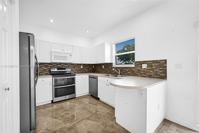 Building Photo - 22264 SW 93rd Ct