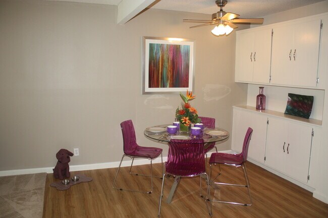 Interior Photo - Woodcreek