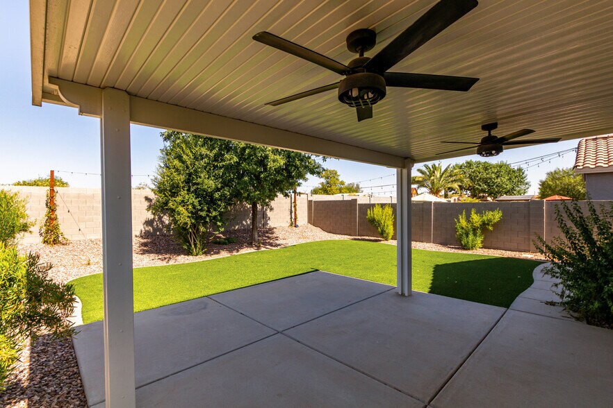 Building Photo - 41229 N Stenson Dr