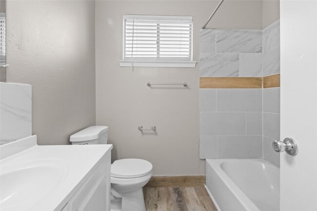 Building Photo - 15423 Campden Hill Rd