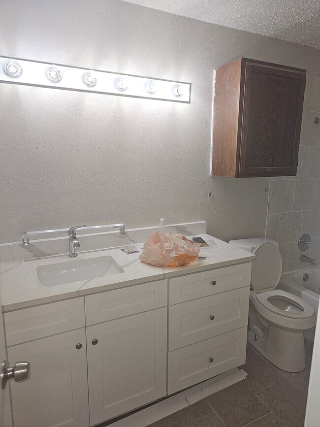 Building Photo - Updated 3-Bedroom, 2-Bath Home in a Quiet Area!!!