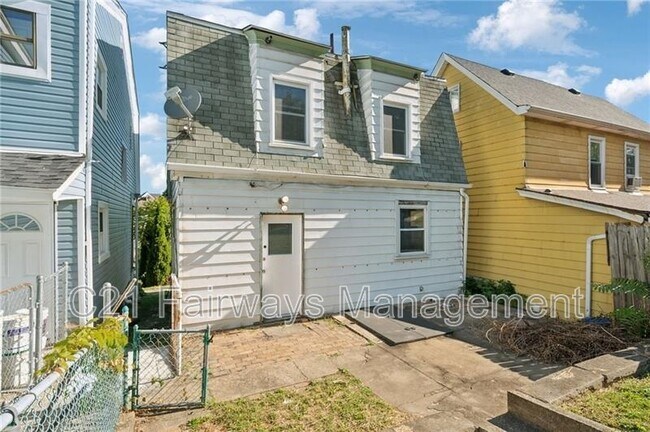 Building Photo - 1222 Rodgers St