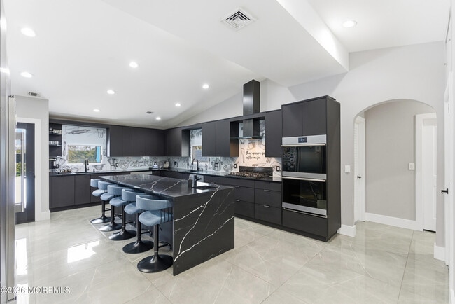 Building Photo - 612 Deal Rd